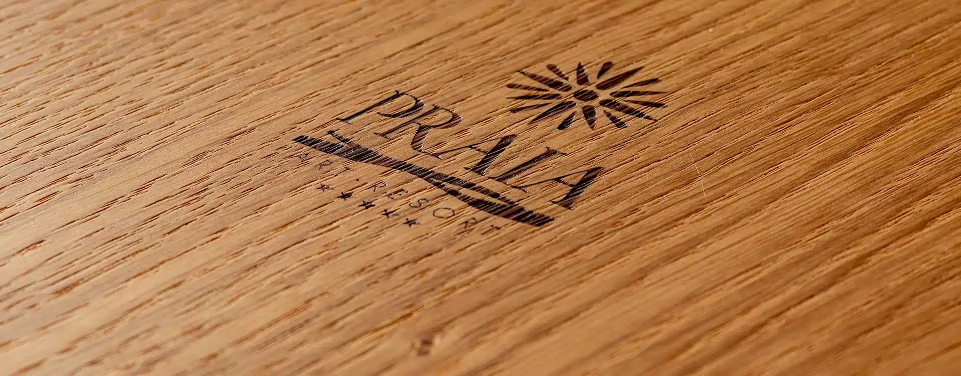 Dedans materiali legno di rovere