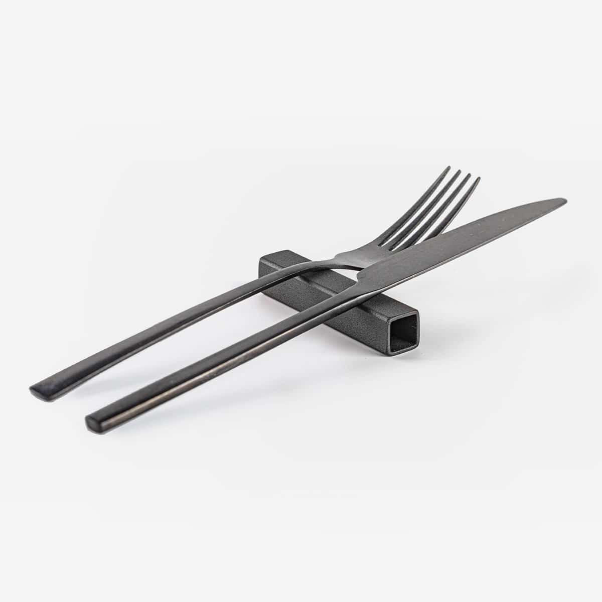 Black iron cutlery rest